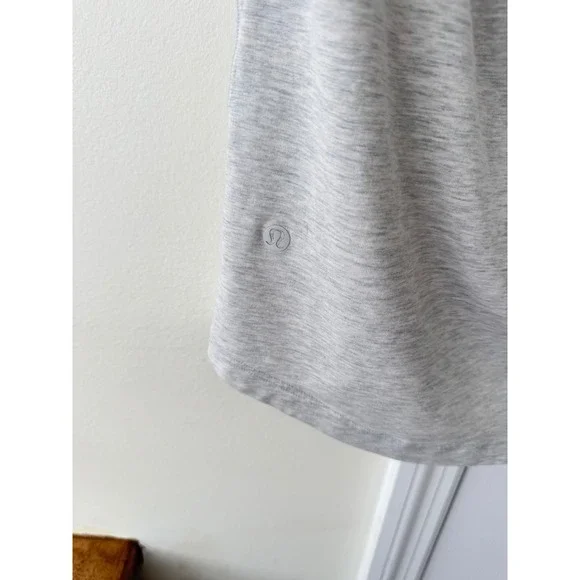 Lululemon Gray Heathered Short Sleeve Crew Neck T-Shirt - Picture 3 of 3